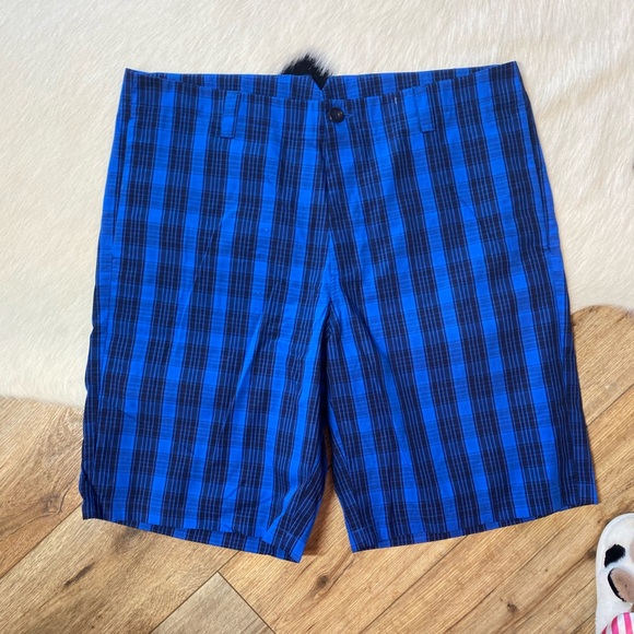 Greg Norman For Tasso Elba Men's Shorts Golf Blue Plaid Bermuda - Picture 1 of 8